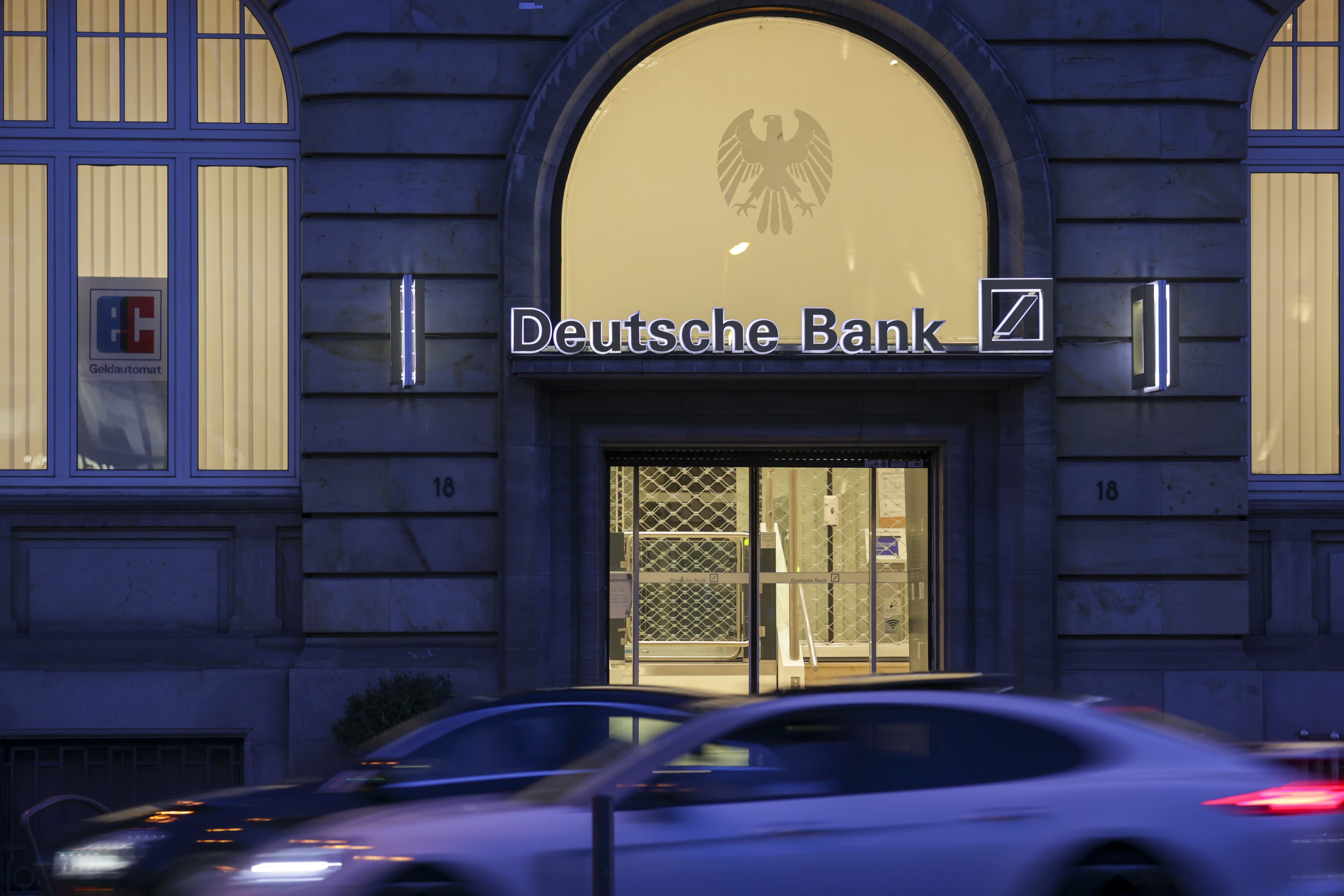 Deutsche Bank logs 11th consecutive quarterly profit, reveals cutbacks