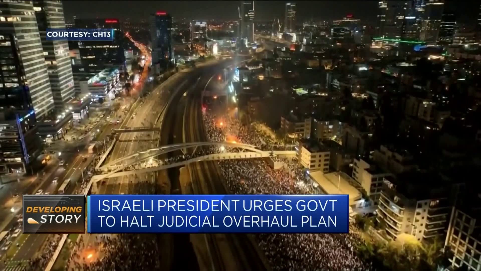 Mass protests erupt after Israeli Prime Minister Netanyahu fires defense minister