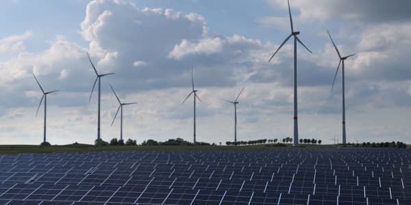 Energy agency chief warns transition to renewables is way off track, issues warning on stranded assets
