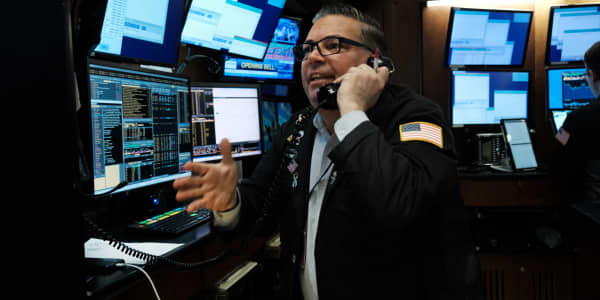 Stock futures higher, building on Wall Street's strong Wednesday gains