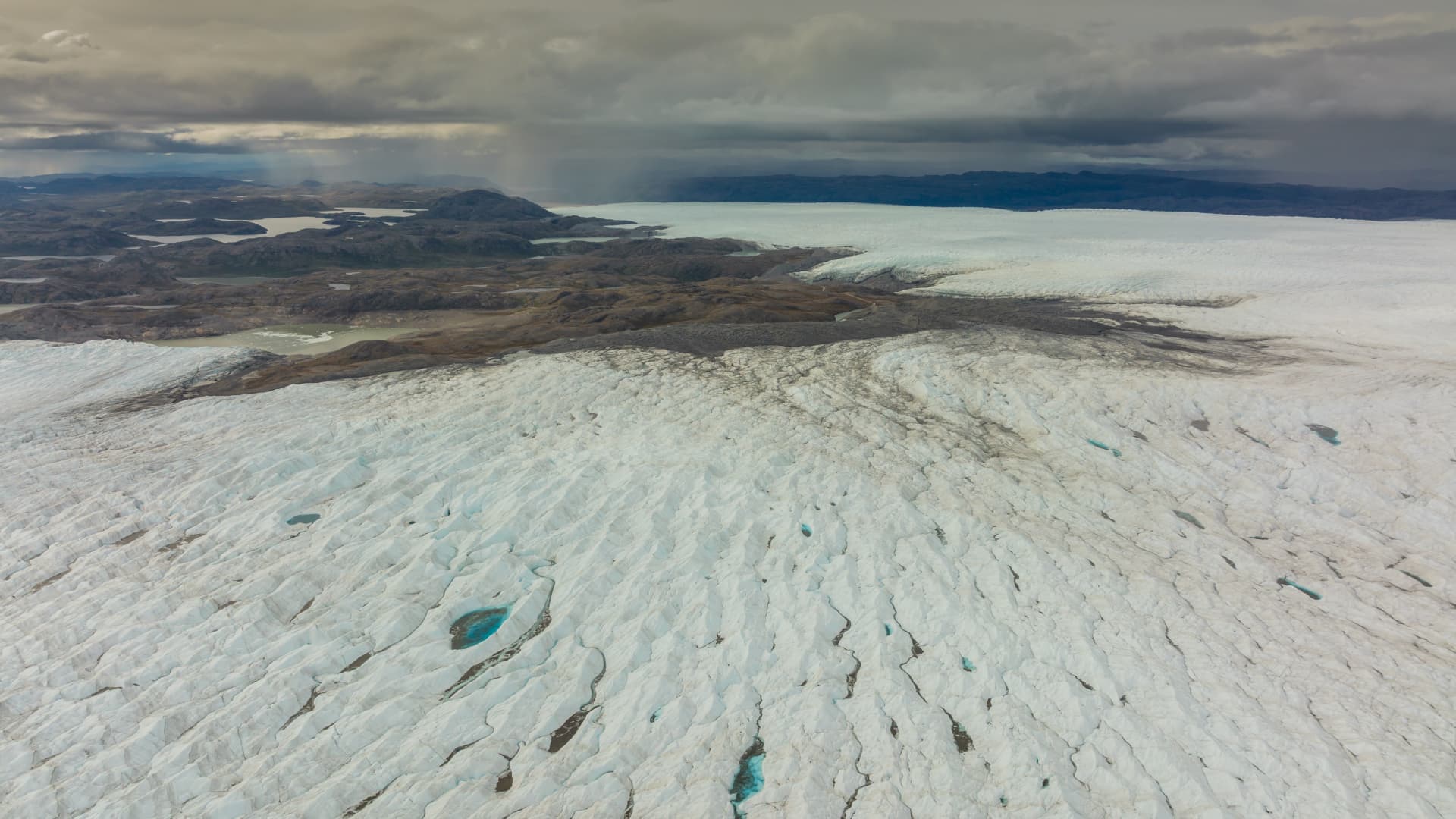 Мы на полпути к переломному моменту таяния ледяного щита Гренландии.