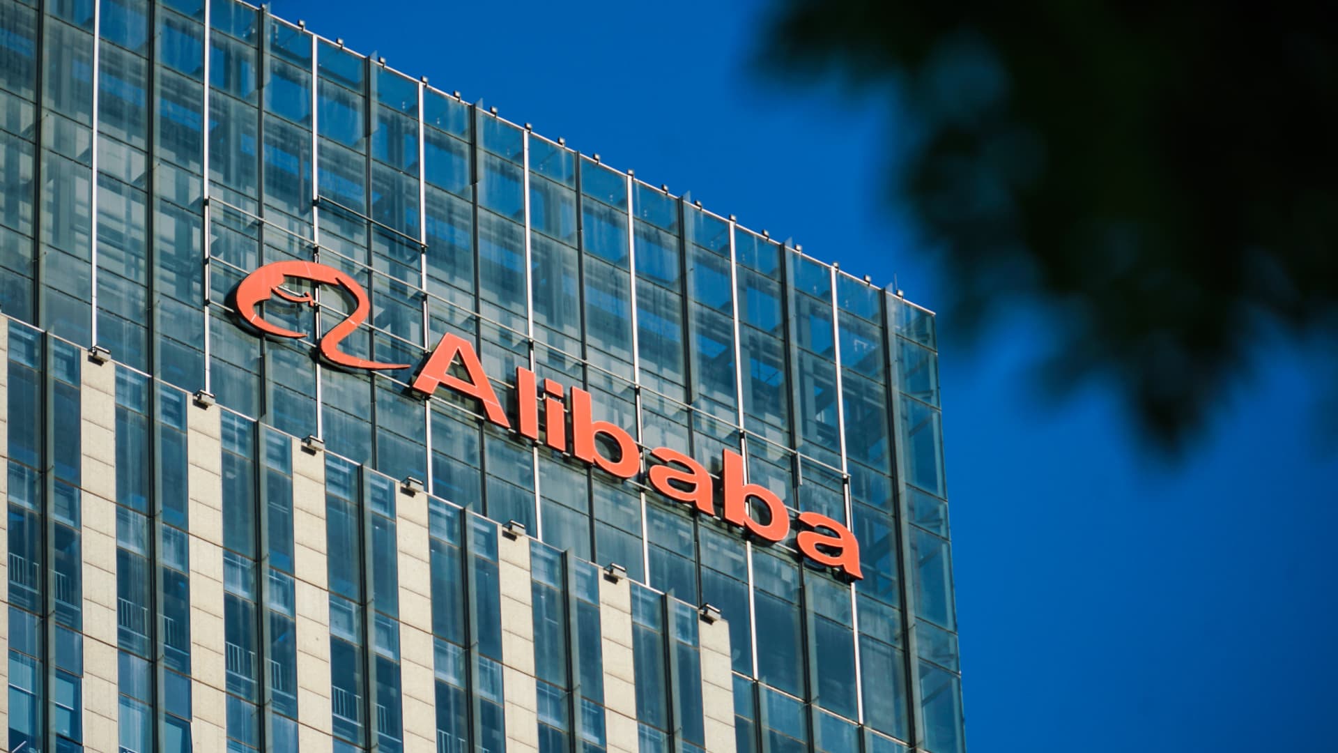 Alibaba shares tumble after SoftBank reportedly sells most of its stake