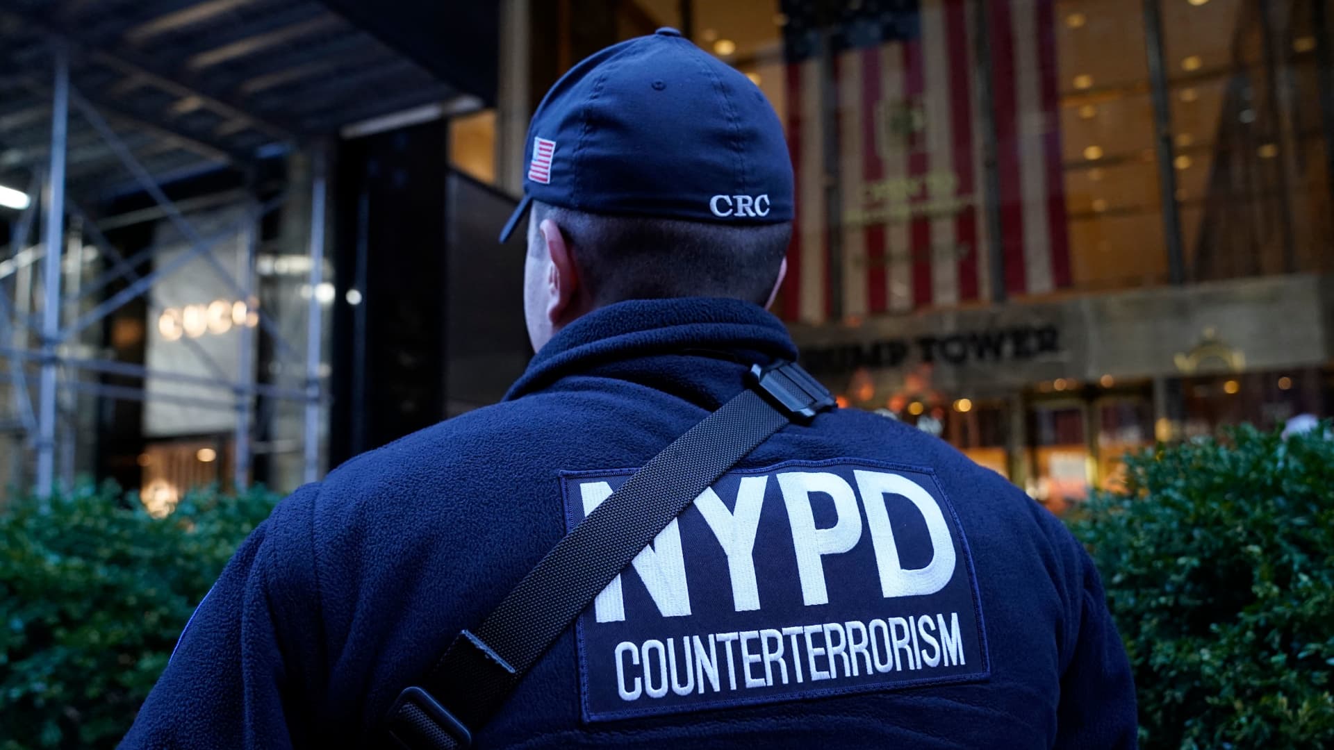 A counter terrorism officer stands in front of Trump Tower in New York on March 30, 2023.
