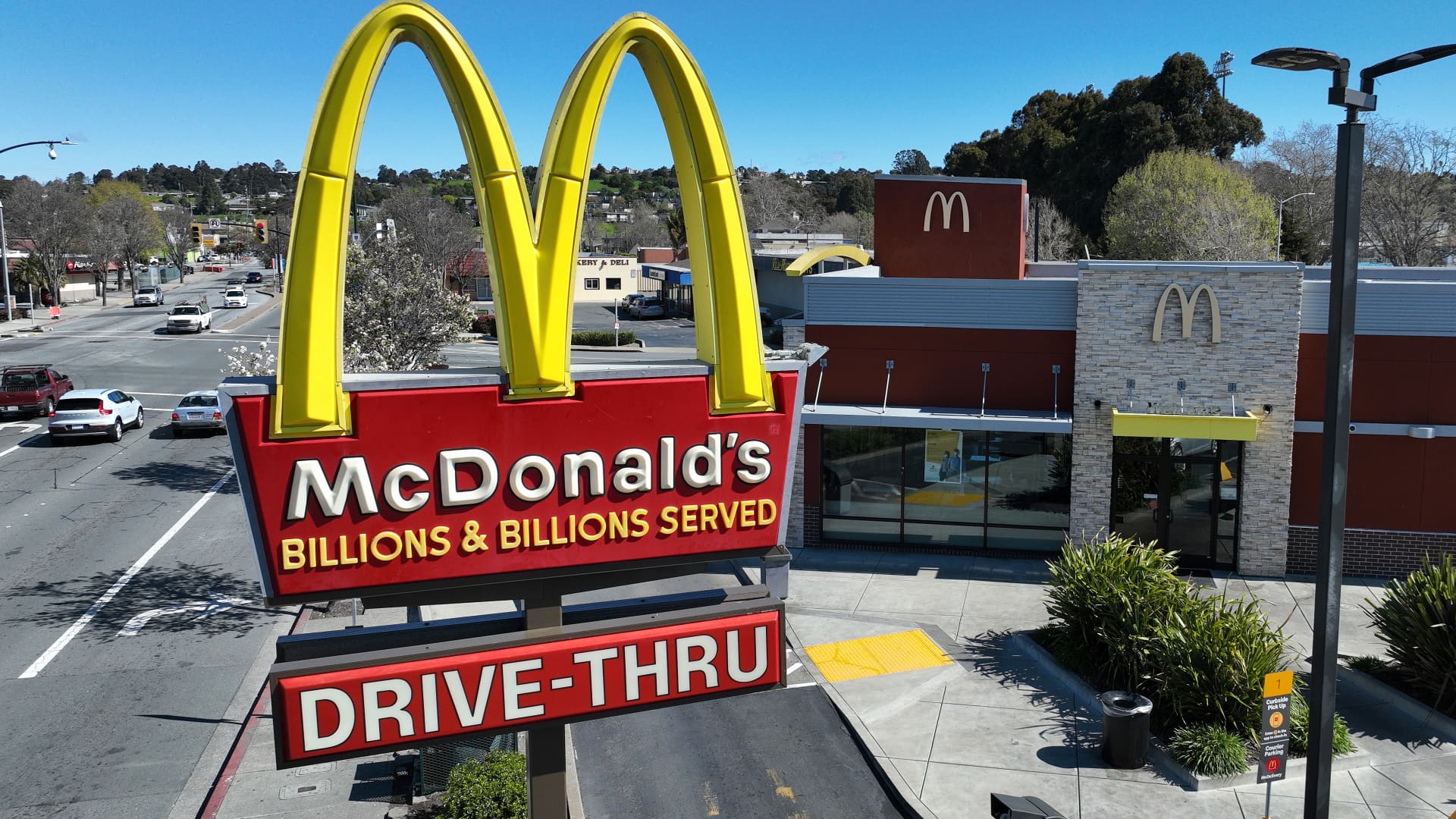 McDonald's is about to report earnings. Here's what to expect