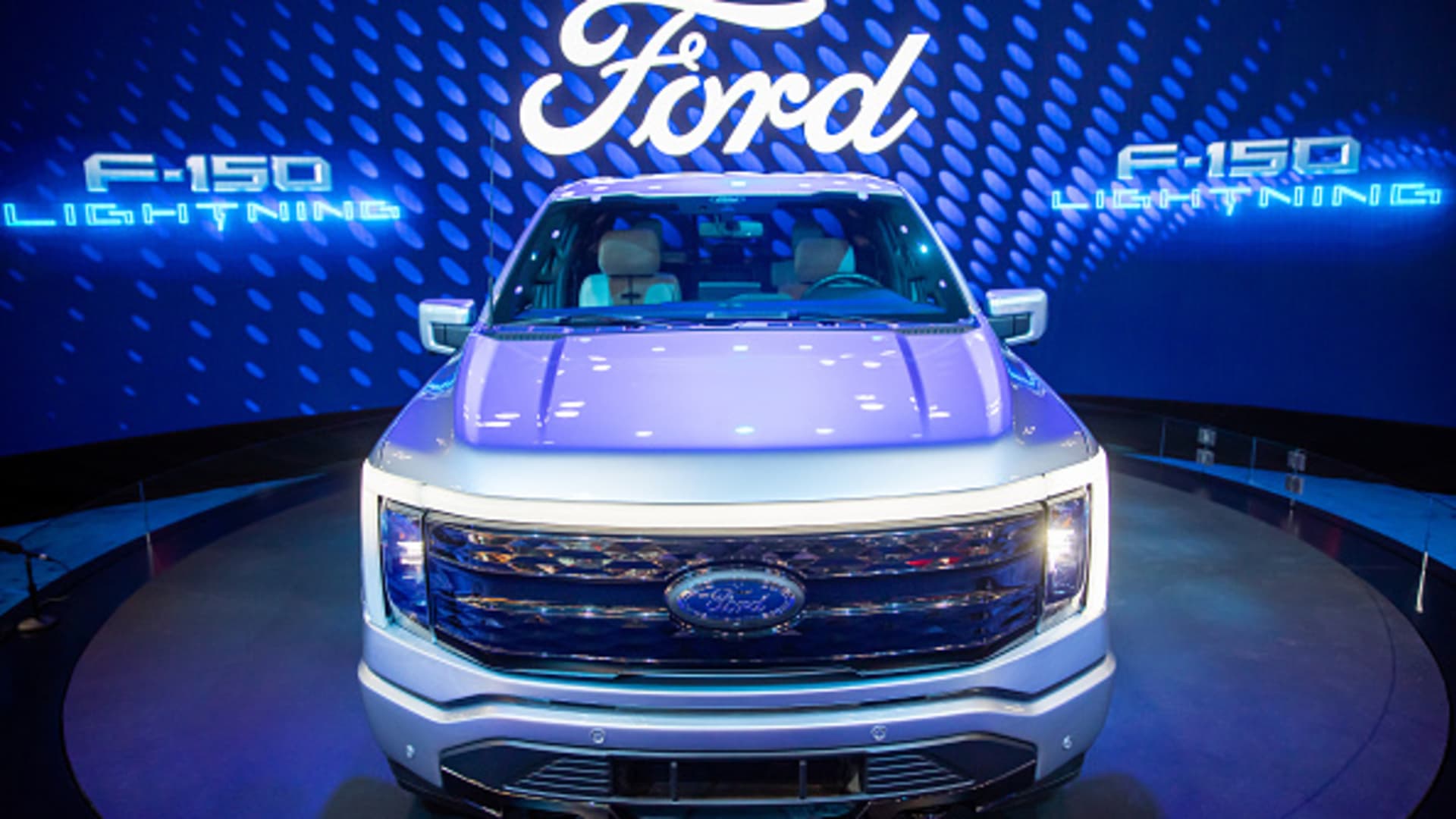 Stocks making the biggest moves midday: Ford, Marvell Technology, Paramount, Gap and more