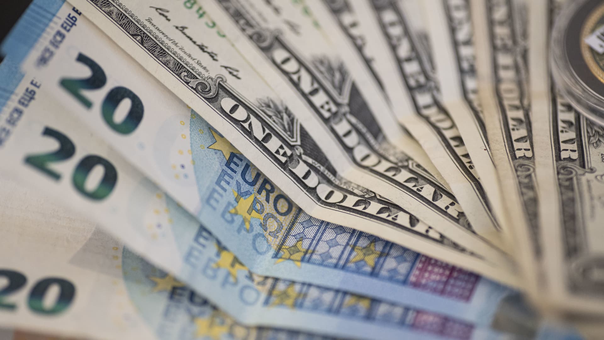 EUR/USD Forecast – Euro Continues to Consolidate