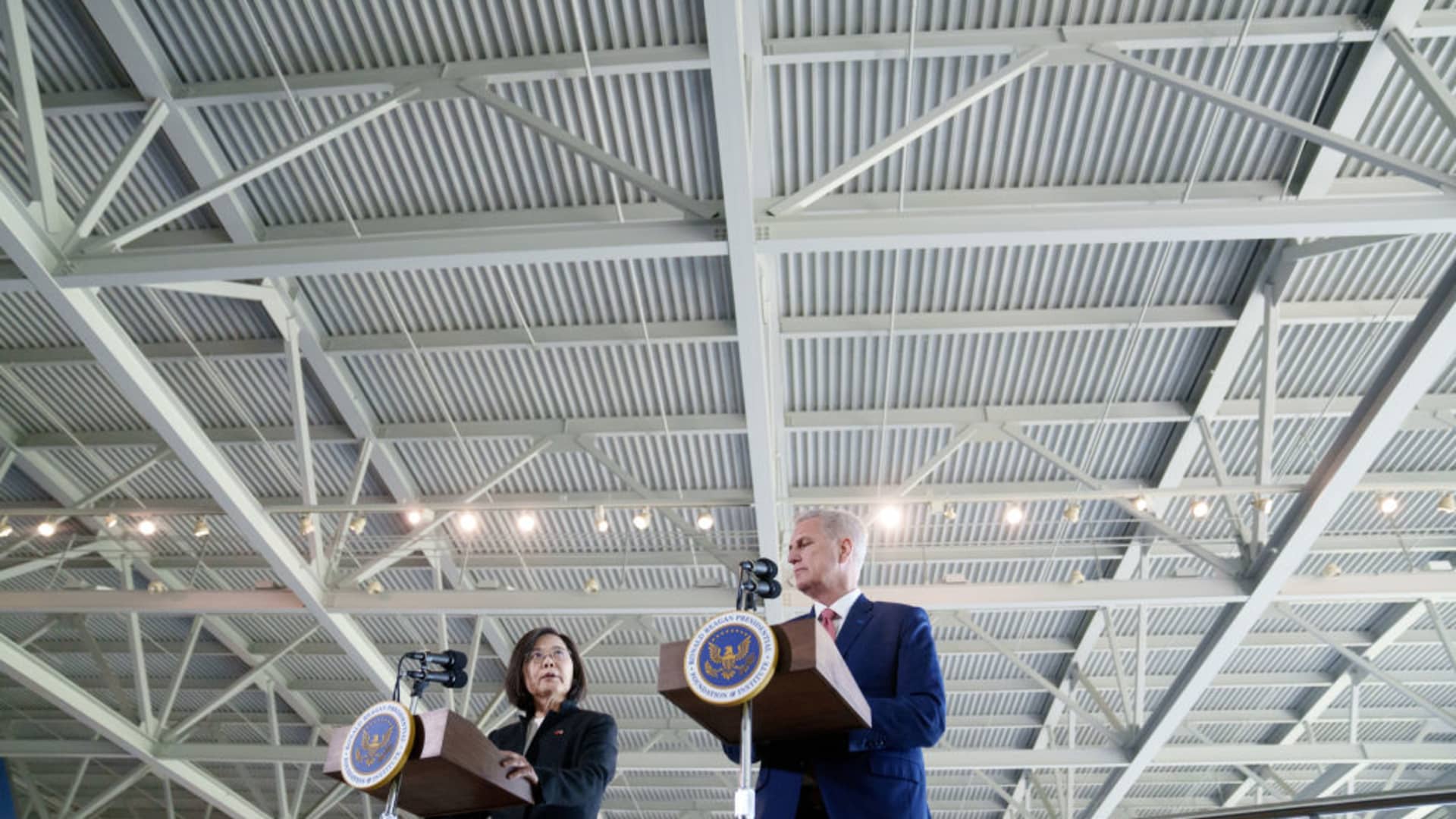 Tsai Ing-wen, Taiwan's president, left, and US House Speaker Kevin McCarthy, a Republican from California, during an event at the Ronald Reagan Presidential Library in Simi Valley, California, US, on Wednesday, April 5, 2023.
