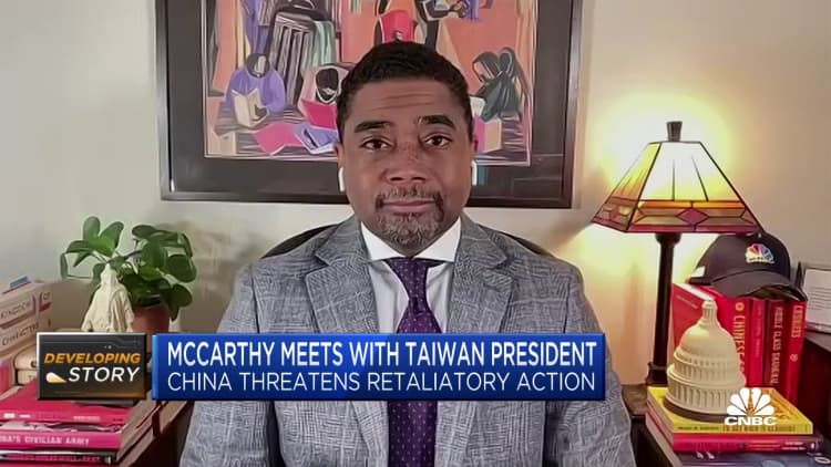 دواردریک مک‌نیل می‌گوید مک‌کارتی با رهبر تایوان به وضوح در مورد افزایش تجاوزات چینی ملاقات می‌کند