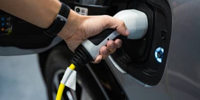 2 workarounds in case $7,500 electric vehicle tax credit becomes harder to get