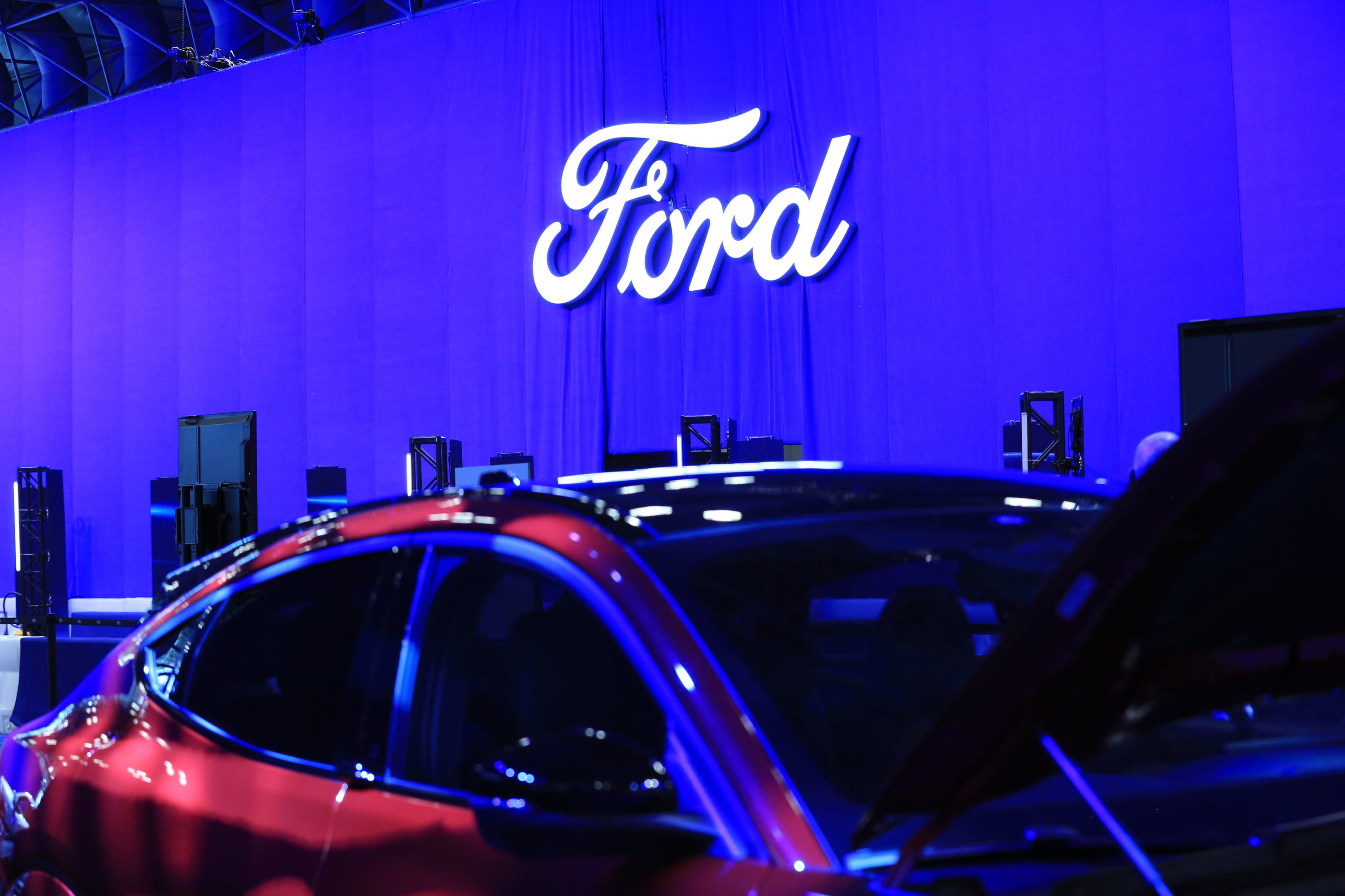 Ford investit 1,3 milliard de dollars pour construire un centre de fabrication de véhicules électriques au Canada