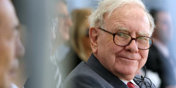Warren Buffett's Apple trim epitomizes one of Jim Cramer's major investing rules