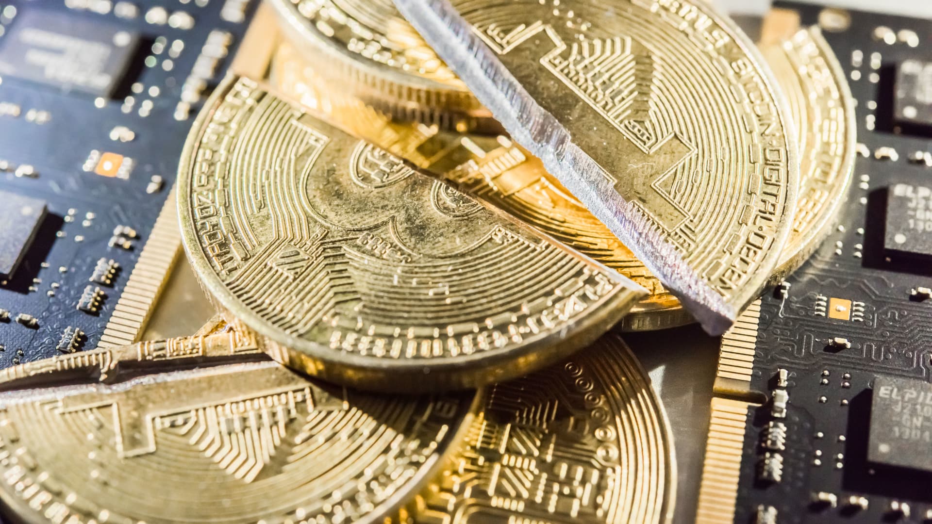 Bitcoin surpasses $57,000 benchmark, uplifts crypto market in latest rally