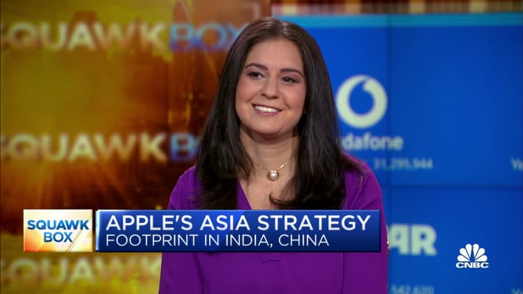 Apple moving production from China to India remains 'vital,' says WSJ's Joanna Stern