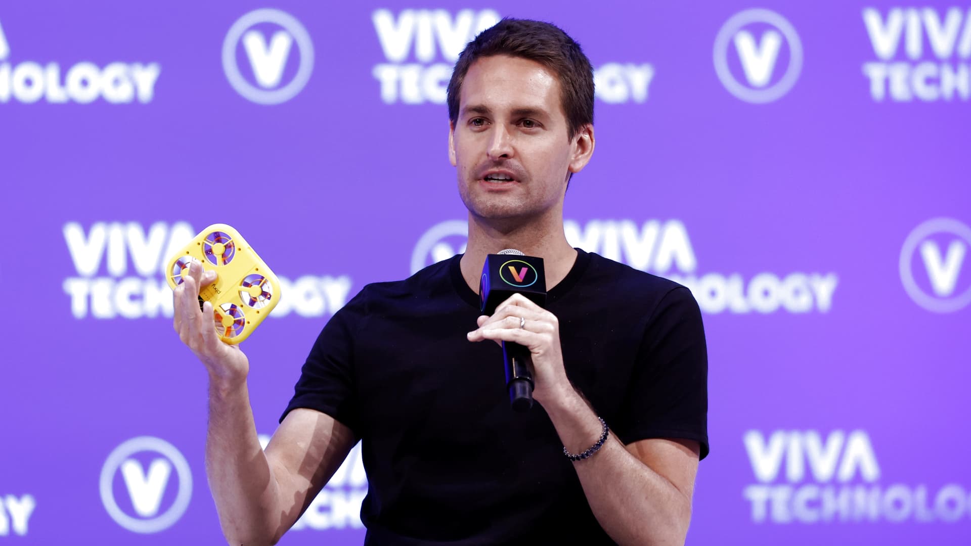 Snap shares plunge more than 17% on weak forecast