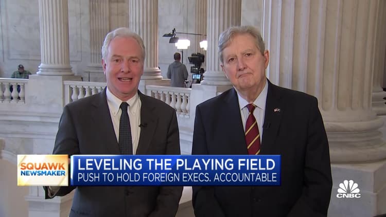 Senators Kennedy and Van Hollen discuss new bill to block insider trading by foreign executives