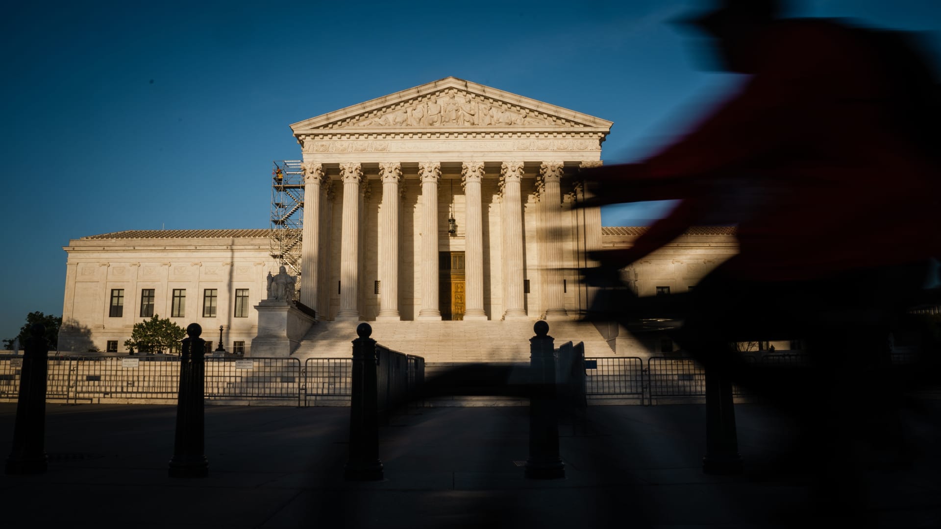 Supreme Court to consider weakening power of federal agencies in fisheries case - Full News