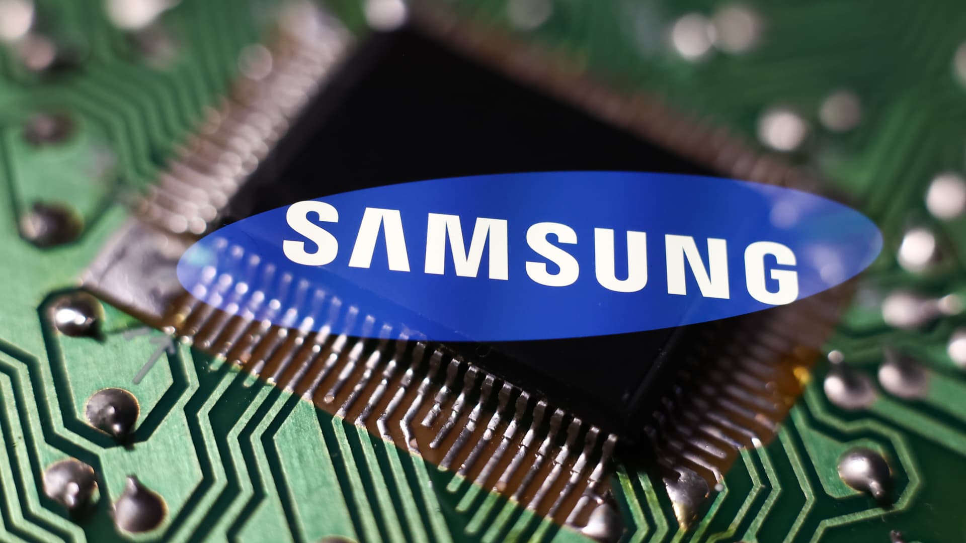 Samsung to begin making world’s most advanced mobile chips in 2025 as battle with TSMC heats up