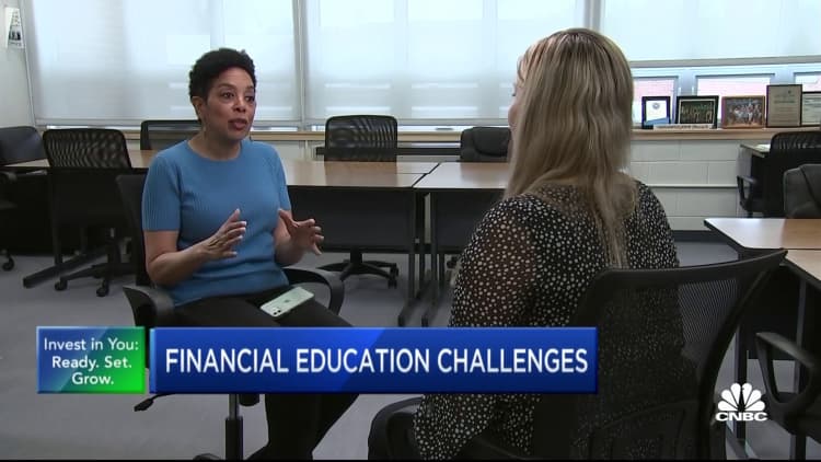 Push for personal finance as a graduation requirement