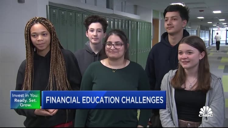 High school classes in financial literacy use real-world examples to teach budgeting