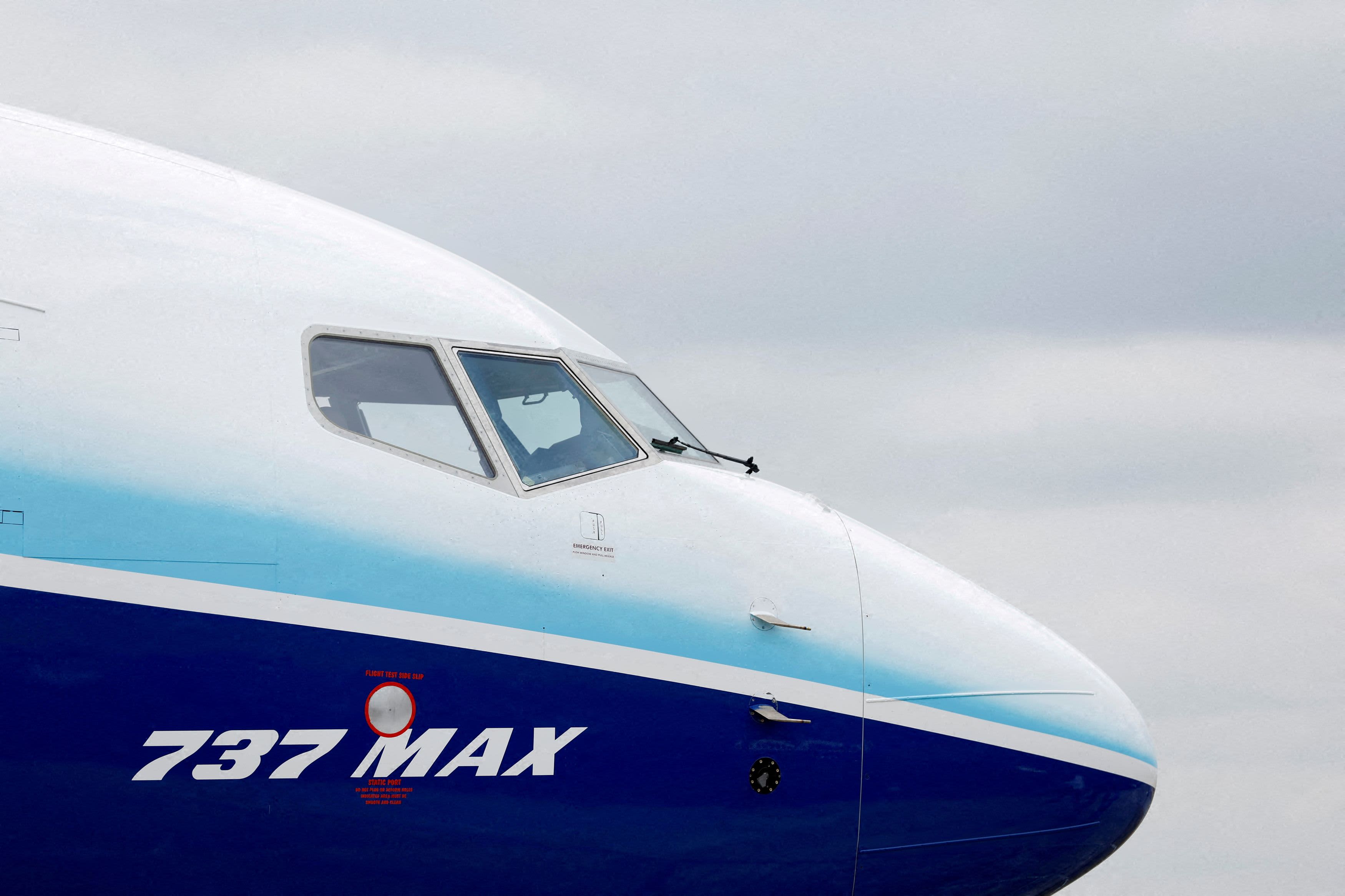 A Boeing sürgeti a 737 MAX repülőgépek vizsgálatát a csavarok esetleges kilazulása miatt