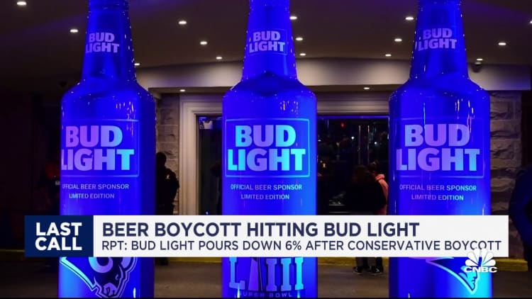 Beer boycott hitting Bud Light: Report says Bud Light pours down after conservative boycott