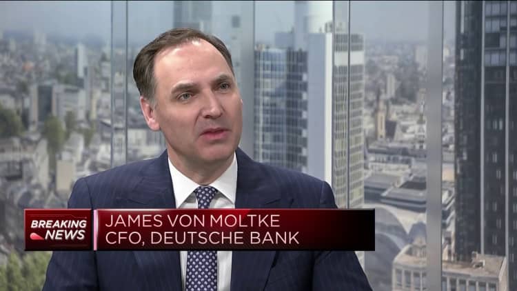 Deutsche Bank lulus ujian krisis perbankan dengan gemilang, kata CFO