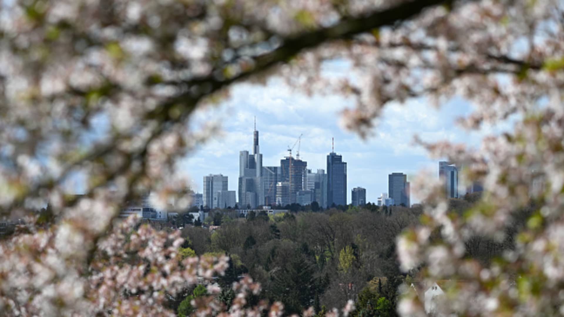 Photo of German regulator warns of a ‘nervous time’ for banks, predicts stress in the property market