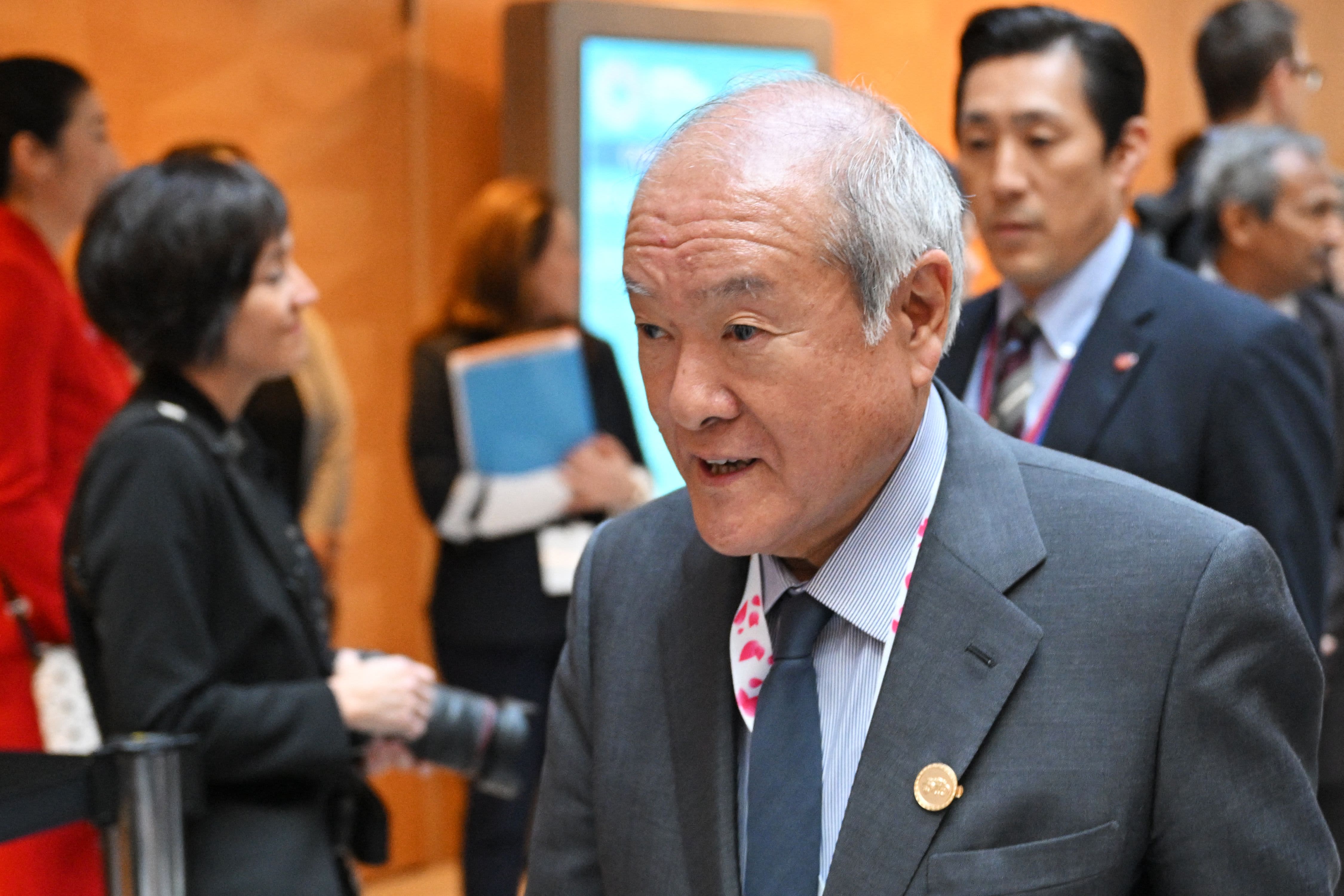 日本と韓国が7年ぶりに金融リーダーと会談