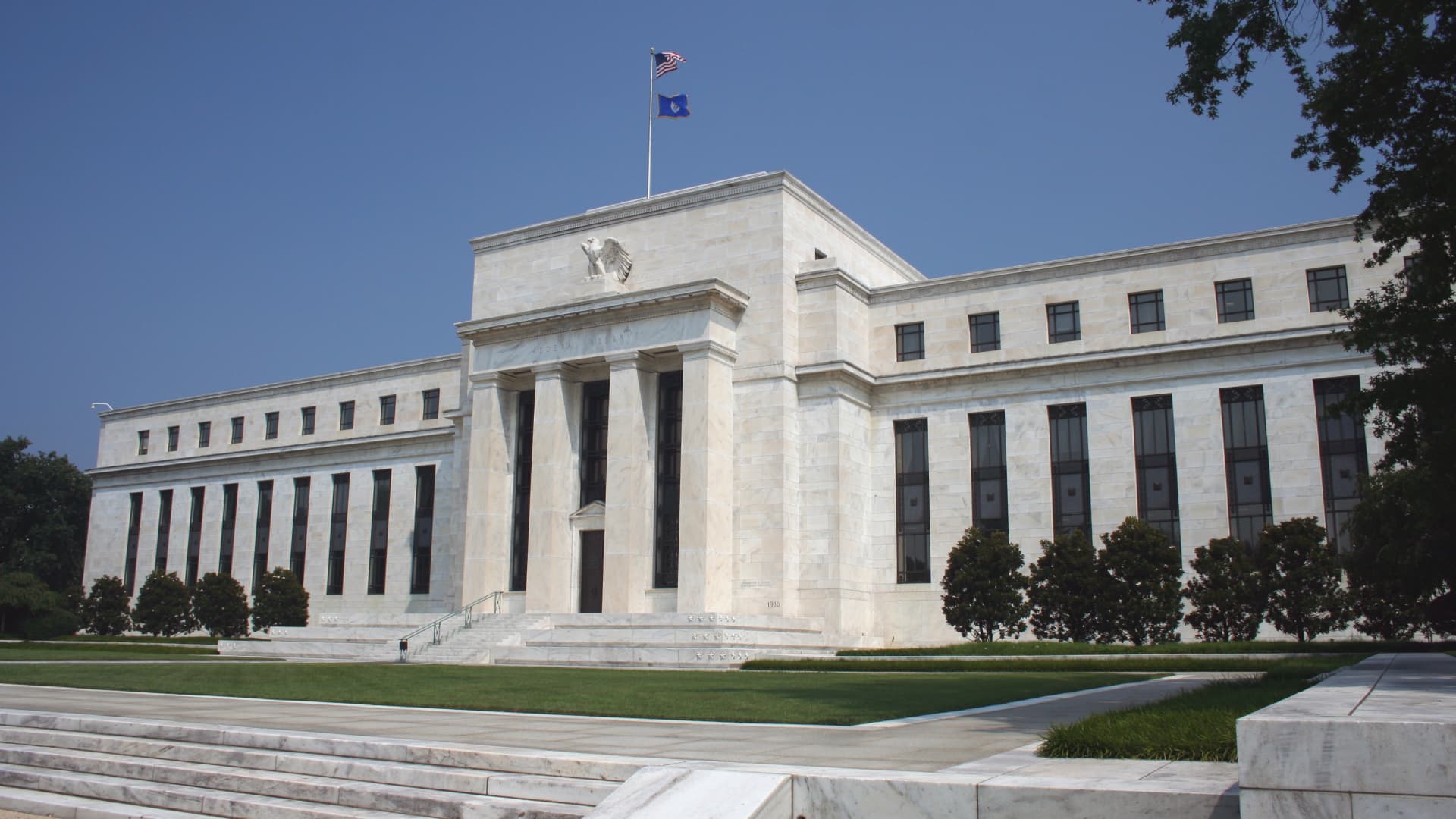Worries linger about financial stability following bank rescue, Fed report shows