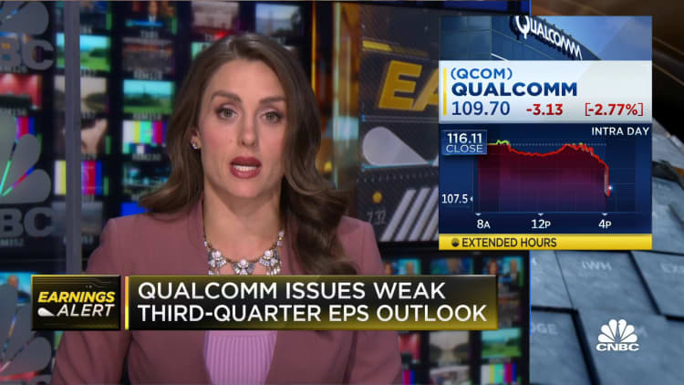 Qualcomm beats on revenue, phone chip sales fall 17%