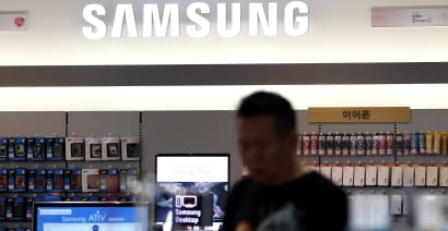 Samsung union threatens first strike in company's history as pressure mounts