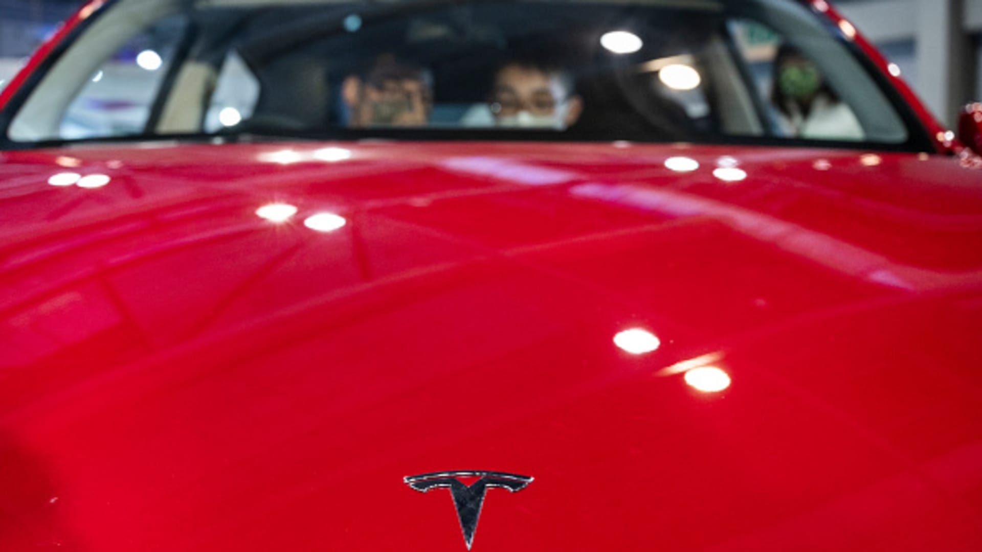 Tesla hikes price of high-end Model S and Model X in China by roughly ,750