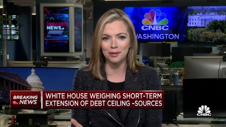 White House considers lifting short-term debt ceiling