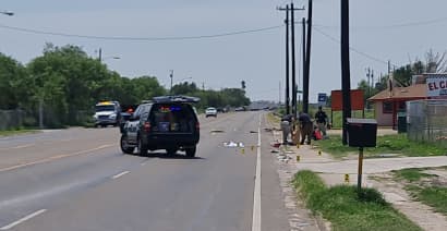 8 dead, at least 10 injured after vehicle plows into group near Texas border migrant center