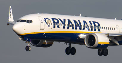 Ryanair orders at least 150 of Boeing's largest 737 Max planes