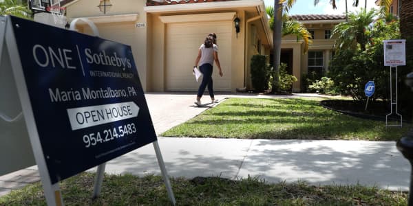 Homeownership is a great way to build wealth, advisor says. Here's how make that purchase successful