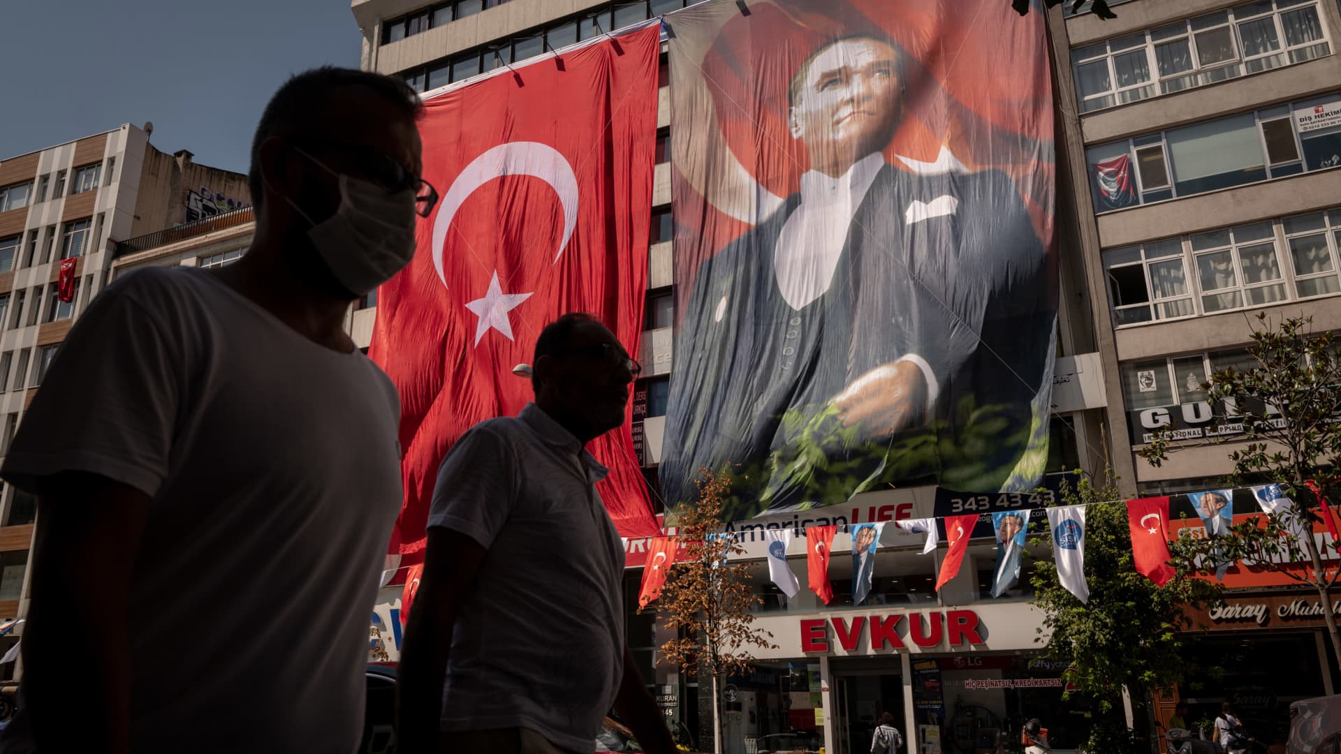 Turkey’s inflation accelerates to nearly 70% in April