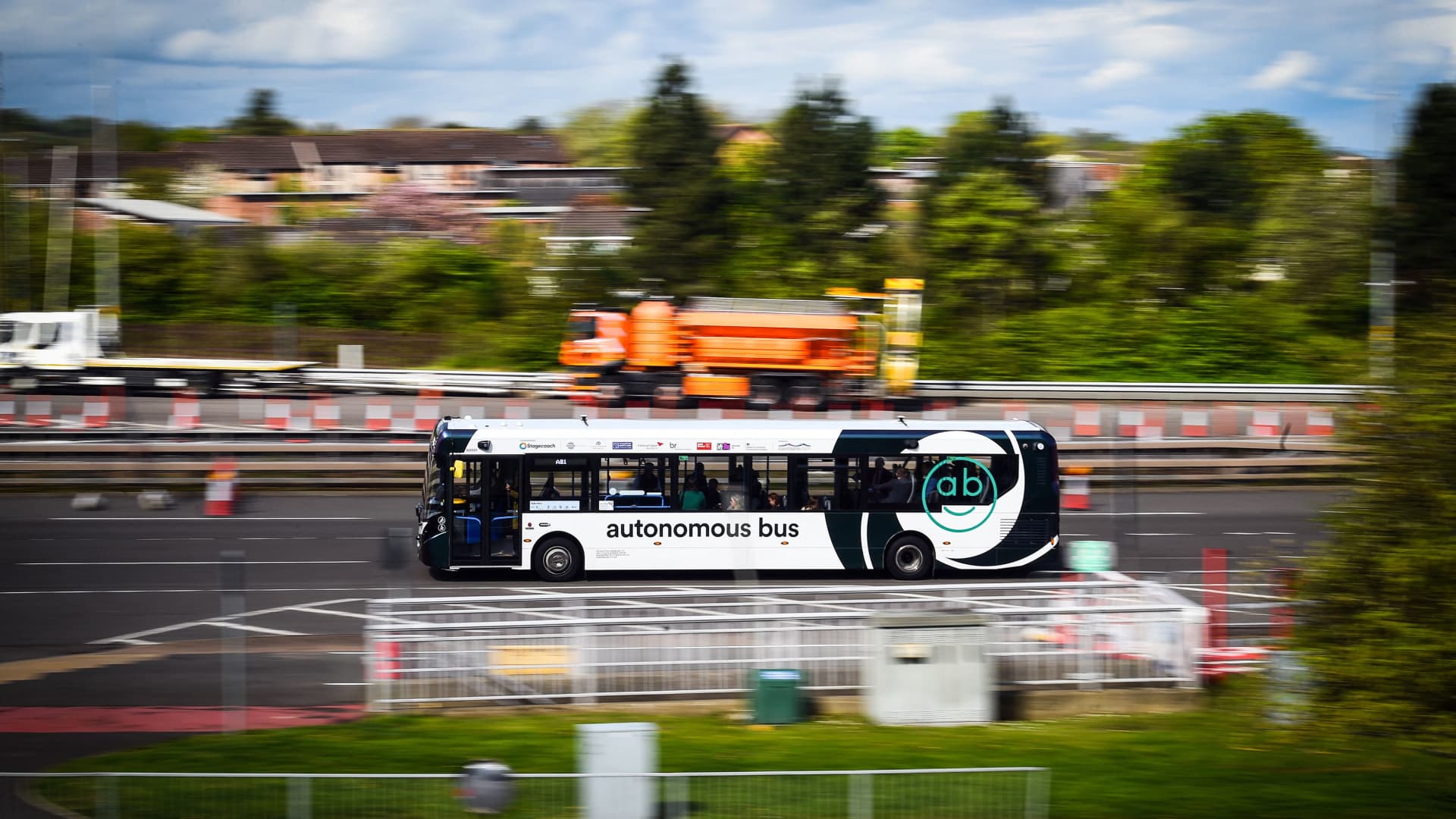Photo of UK launches first full-sized autonomous bus service with top speed of 50 miles per hour