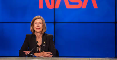 SpaceX hires former NASA spaceflight official Kathy Lueders