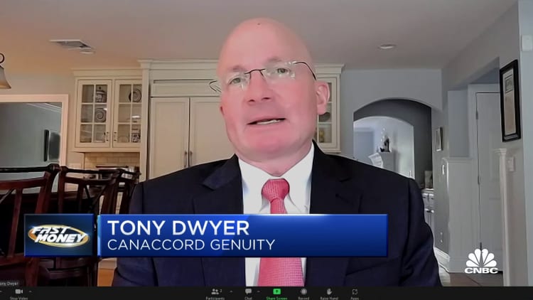Credit card usage will hit an unsustainable level, says Canaccord's Tony Dwyer