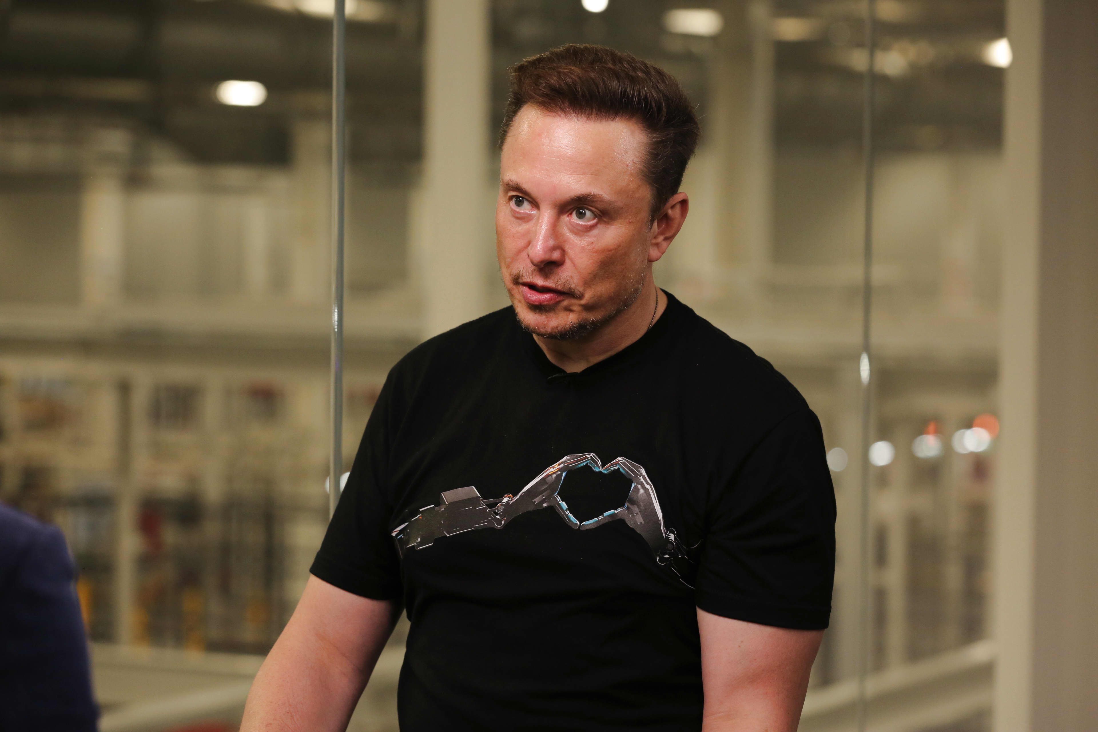 Elon Musk, Twitter ma obawy związane z bezpieczeństwem marki po odejściu kadry kierowniczej