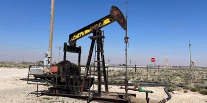 Oil dips as investors eye Israel-Gaza truce talks, U.S. Fed policy review