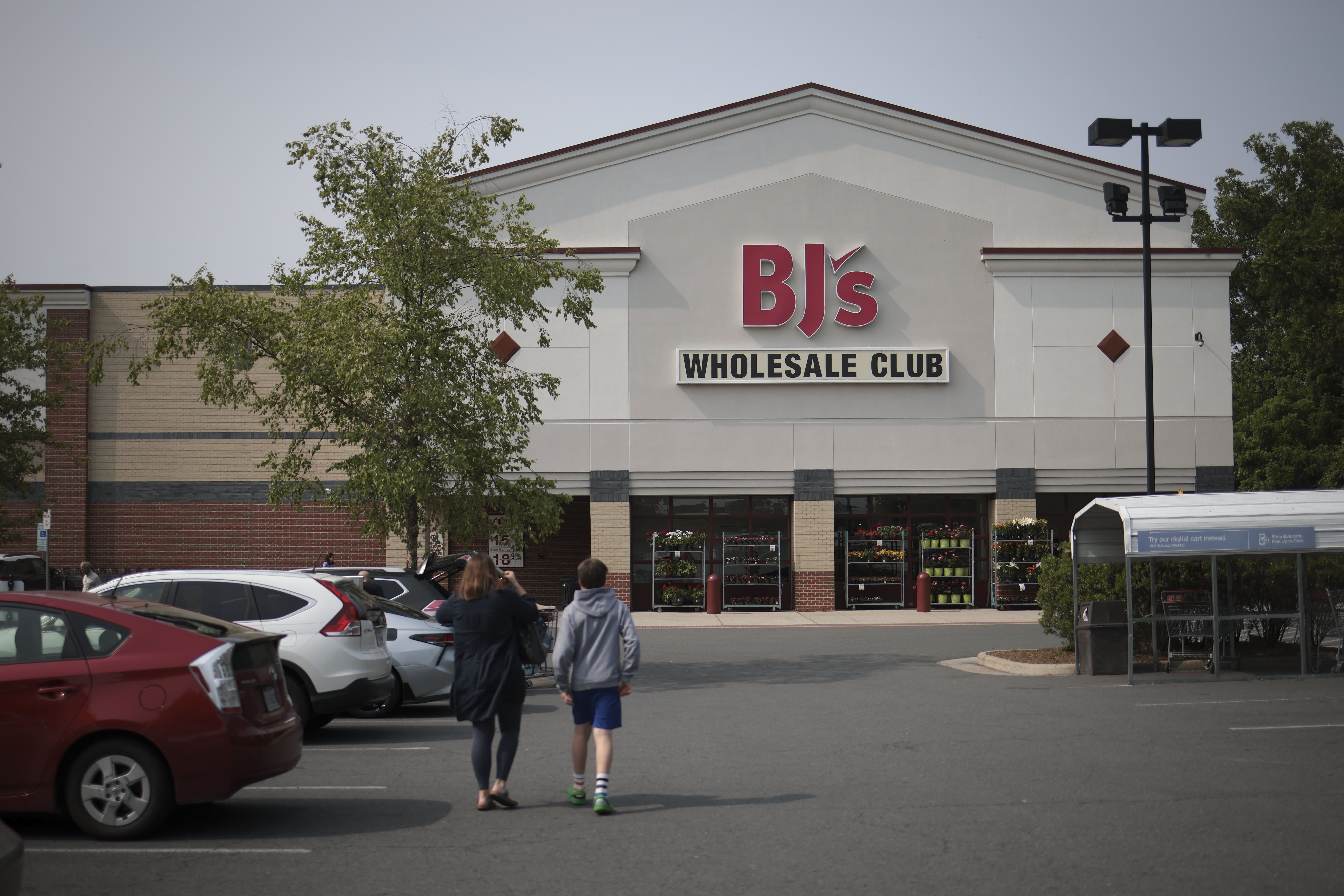 BJ's Wholesale, a Costco and Sam's competitor, will open clubs in the Southeast