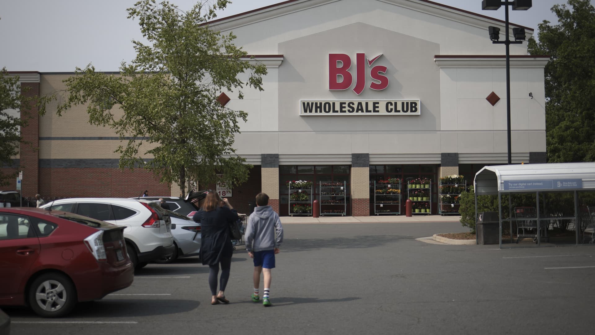 Costco and Sam's Club's smaller rival BJ's Wholesale will open more clubs in Southeast