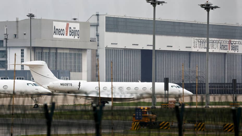 Tesla Inc Chief Executive Officer Elon Musk's private jet is seen at Beijing Capital International Airport in Beijing, China May 30, 2023. REUTERS/Tingshu Wang