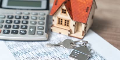 What is estate tax and who pays it?