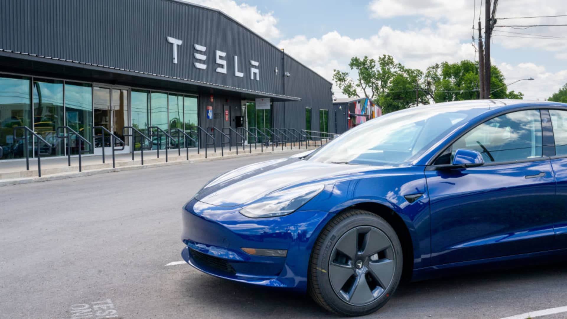 2022 Tesla Model Y Owner Talks About The Good And The Bad