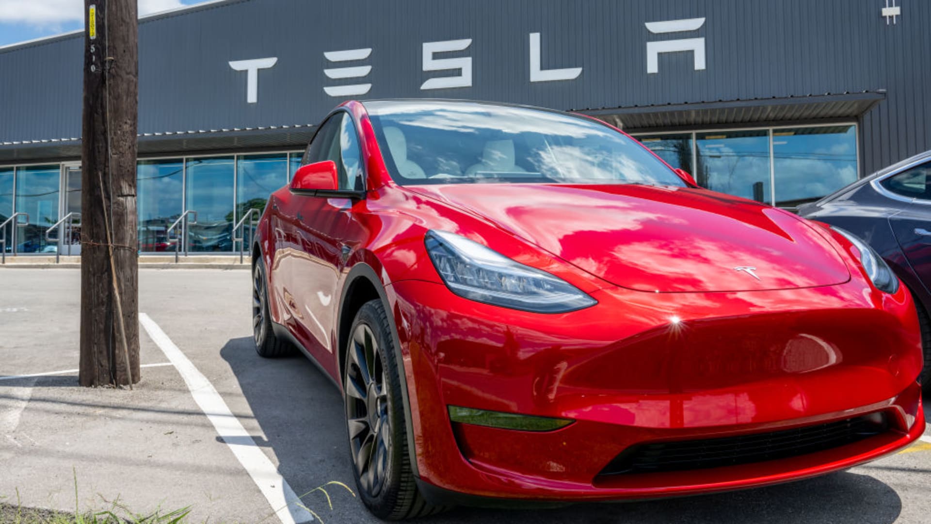 Tesla whistleblowers filed a complaint to the SEC in 2021, but the agency never interviewed them. Here’s what the complaint said Auto Recent