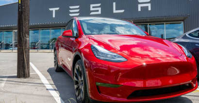 Tesla whistleblowers filed 2021 complaint, but the SEC never interviewed them