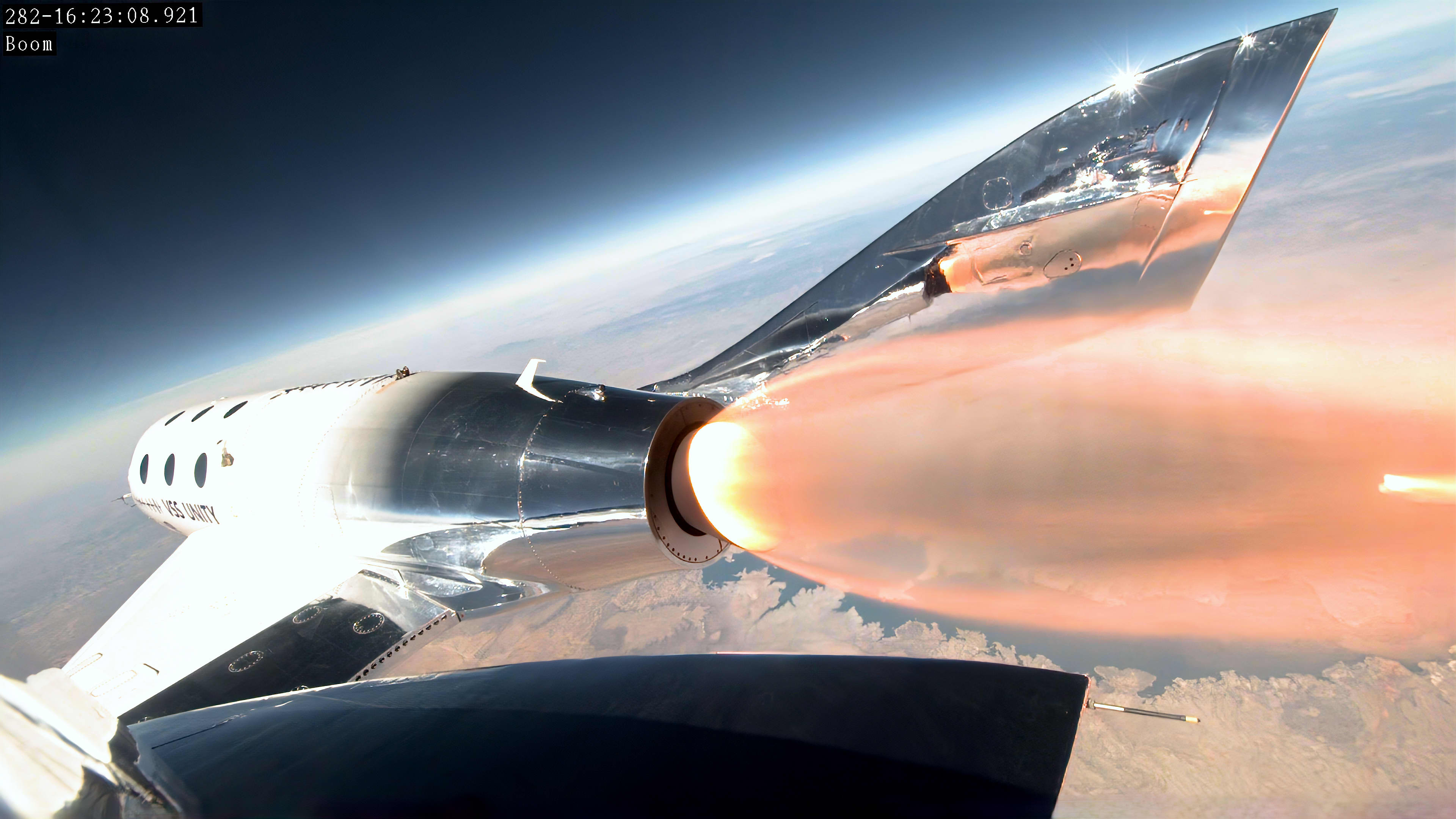 Virgin Galactic startet ersten kommerziellen Weltraumtourismusflug